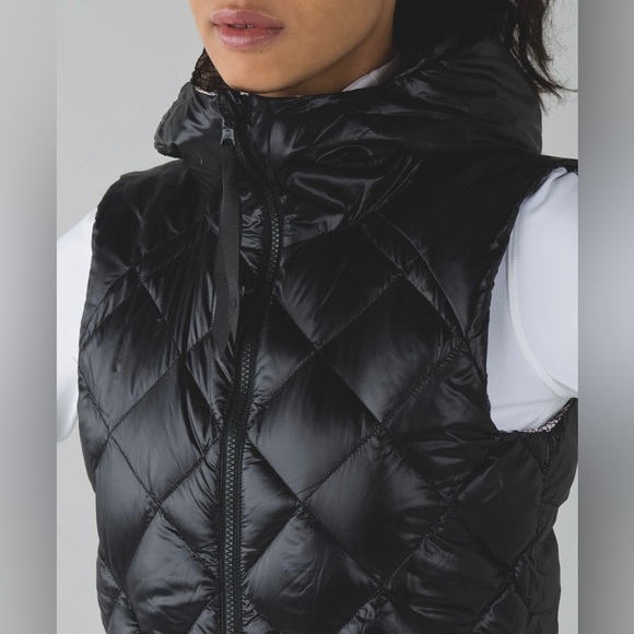 Lulu lemon reversible vest - size 4 - excellent condition - Picture 3 of 8